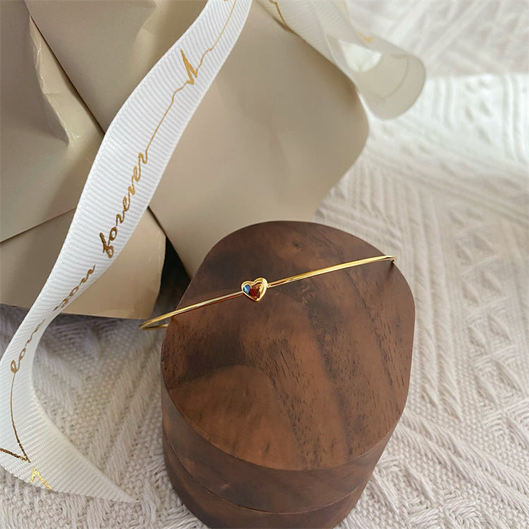 Elegant koreanskt armband i 925 sterlingsilver med glänsande finish och exklusiv design.